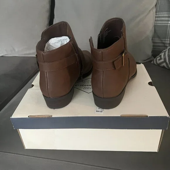 Women Ankle booties St John's Bay, color chocolate size 9. - Picture 4 of 4